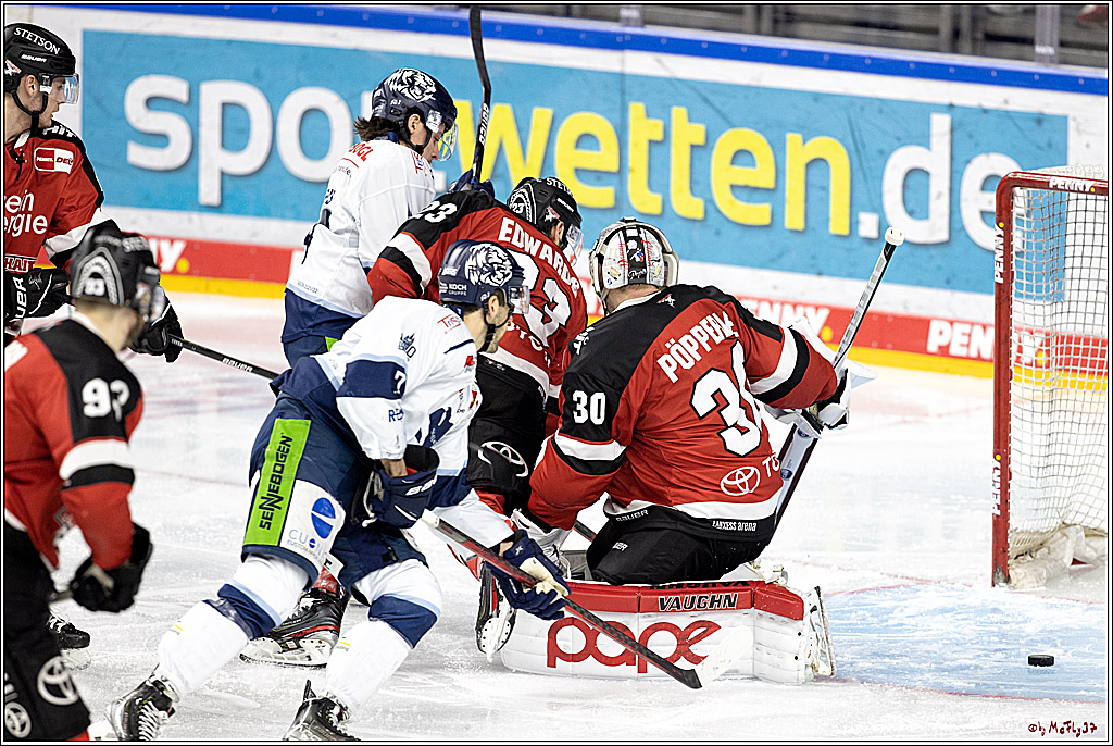 PENNY DEL;  Koelner Haie - Straubing Tigers; Koeln, 11.03.2022